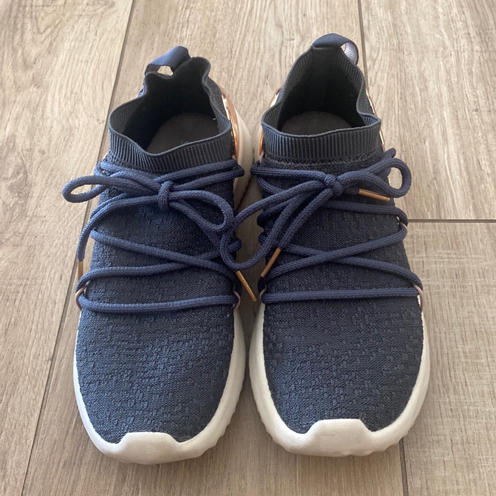 Adidas Cloudfoam Sneakers - 6 1/2